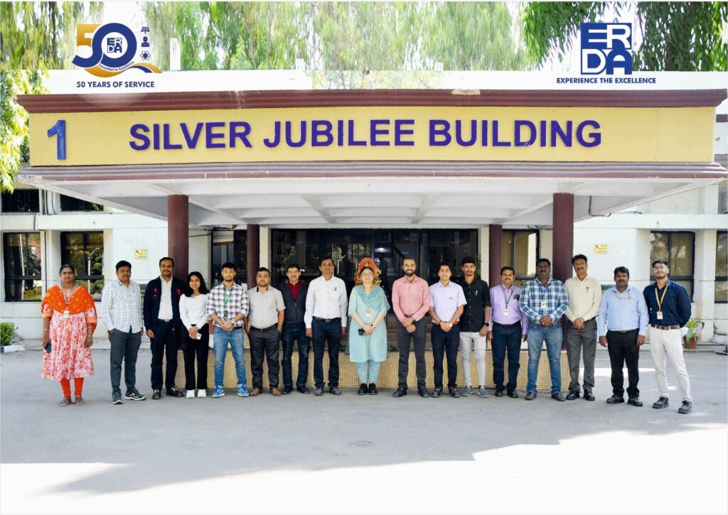 Workshop participants with ERDA officials